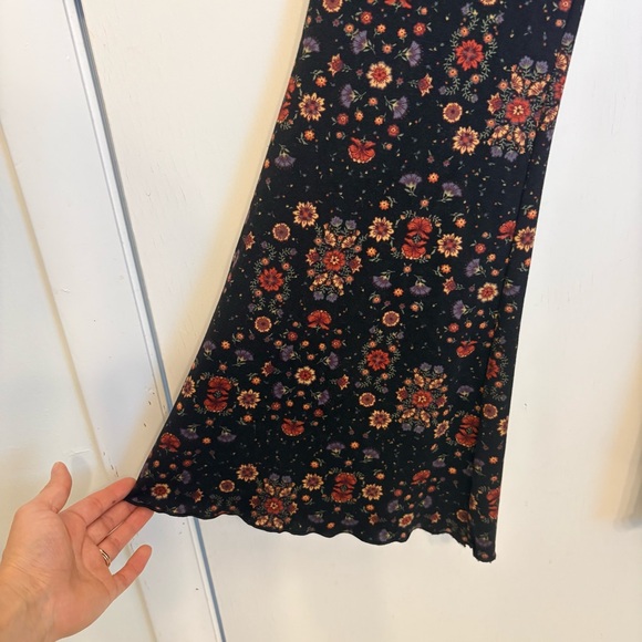 SO High Rise Flare Pants with Floral Design - Picture 2 of 5